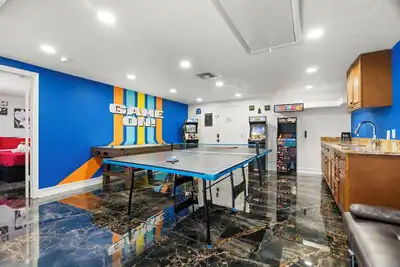 Image de Heated Pool+ Amazing New Game Room! + Fire Pit, Outdoor Tv - 5 bedrooms