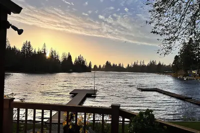 Image de Lakes Edge House with Steam Sauna
