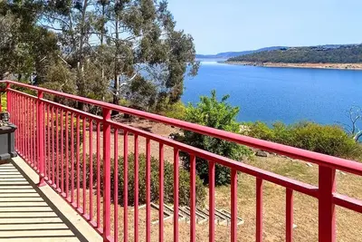 Image de Pontis Lodge 3 Waterfront Apartment right on Lake Jindabyne