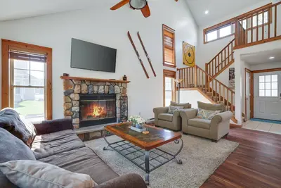 Image de Townhome Right Next to Camelback Ski & Waterpark!