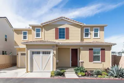 Image de Spacious 4-Bedroom Retreat with Ac & WiFi in Scenic Valley Center