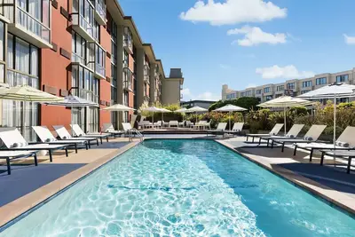 Image de Urban Retreat: Steps from the Wharf, Relaxing Room for City Explorers