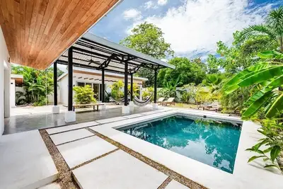 Image de Renovated Historic 5br - Steps to Playa Pelada