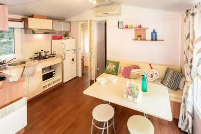 Image de Mobil-home | Classic | 2 Ch. | 4/6 pers. | Terrasse surélevée | A/C
