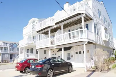 Image de Beach Block 5 Bedroom Home with Amazing Beach & Ocean Views in Sea Isle City! !