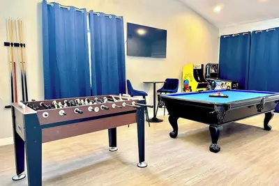 Image de 4br Modern Pool and Billiard