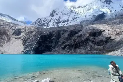 Image de Lake 69 Trek and camping in 1-tent campground in the LLangauco Lakes