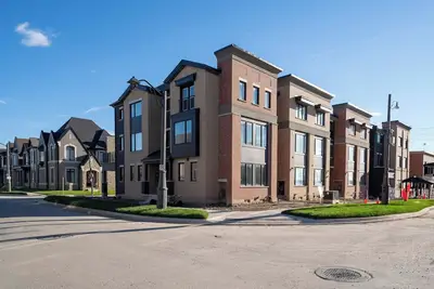 Image de The Grand 5 Bedroom Oakville Escape