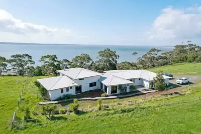 Image de Phillip Island nby Farm Sea View Home Tenby Point