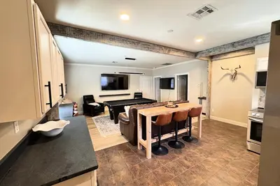 Image de \"Country Charm & Game Room Fun, Pool Table, Screens, & Xbox, Close to Stilly! \"