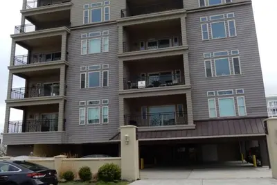 Image de Crest Beach Block Beauty! Fantastic Balcony Views! ! Large 3-bedroom condo! !