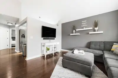 Spacious 4-bedroom house in the heart of West Omaha close to Everything
