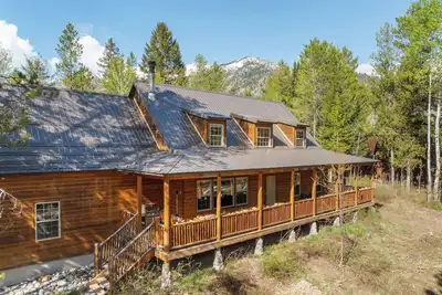 Image de Ultimate Summer Fun Spot! Sleeps 12 - Hot Tub, Grill, Close to Palisades & More!