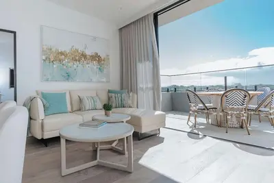 Image de Ultra-Stylish Retreat with Village Lifestyle