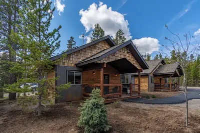 Image de 2 Bedroom Cabin with A/C, just 5 blocks from Yellowstone!