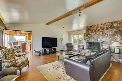 Image de Mt. Nebo Oasis in La Mesa w/ Wraparound Deck