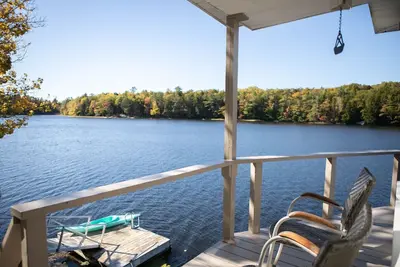Image de Lakeside Retreat in Boothbay, Maine with Private Dock & Scenic Views