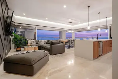 Image de Luxury Oceanfront 4 Bd Condo, 8 pools & rooftop! 4bd Condo for rent in North Hot