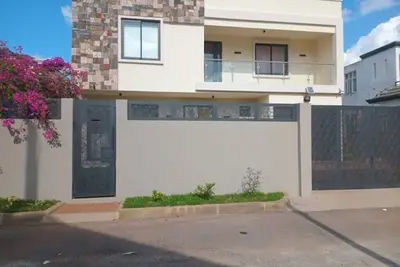 West Coast Dream (4 bedrooms\/ensuite)\n\n