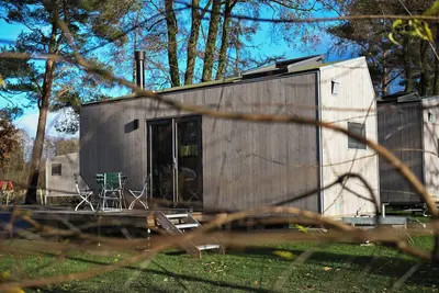Image de Sustainable Tiny House Pioneer by the natural bathing lake in Friesland