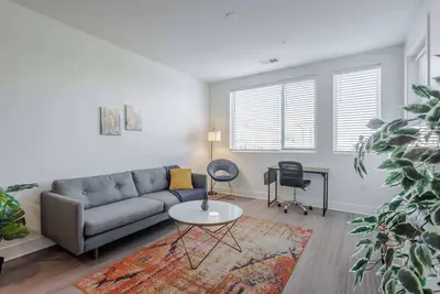 Image de Cozysuites l Luxe 2br in Downtown Cincinnati #3