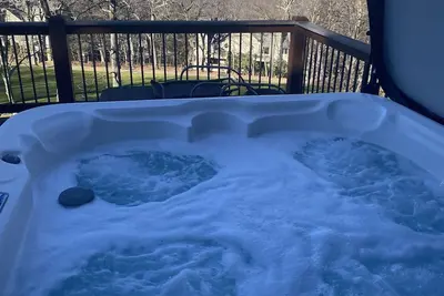Image de Perfect Golf Getaway! Hot Tub Time Machine Wintergreen Resort