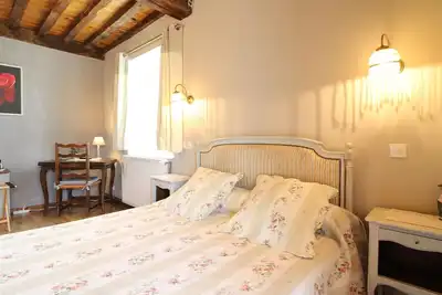 Image de Maison historique avec chambres d'hôtes et parc clos à Choye