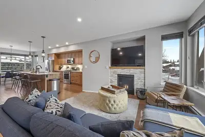 Image de Zola Retreat - Modern 3 Bedroom Townhouse