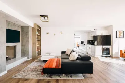 Image de Deluxe Larimer Square Retreat | Walk Everywhere!