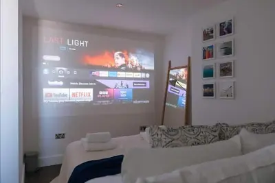 Image de Designer Flat in Heart of Brighton - Walk to Beach & Attractions!