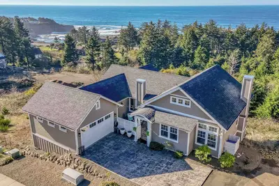 Image de Depoe Bay Ocean View, King Suite, Bunk Room, Tesla Charger, Outdoor Fireplace!
