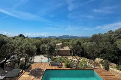 Image de Villa neuve style bergerie 4ch 8pers piscine, splendide vue mer sur St Cyprien.