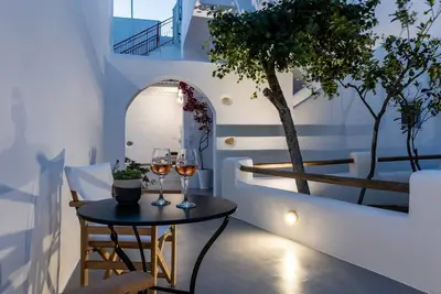 Image de Arch Chora Home next to the Old Castle