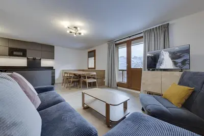 Image de Rez-de-chaussée, vue lac, balcon, télévision, casier à ski, 56m², Tignes