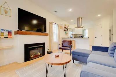 Image de Cozy Stone - Beautiful Family Stone Home w Office