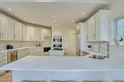 Image de Spacious 8-bedroom house in lovely Arlington with WiFi, Ac