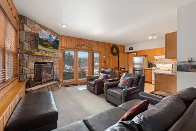 Image de 2br W/Patio jet tub, fireplace