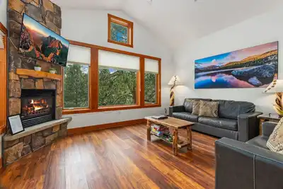 Image de Dlx 2br W/Pvt balcony, fireplace