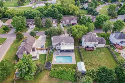 Image de Beautiful home with Pool - great for kids
