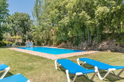 Image de Maison de campagne 'El Almendro' avec vue sur les montagnes, piscine partagée et Wi-Fi