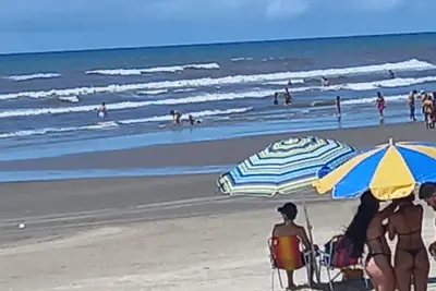 Image de Spacious apartment 200m* cozy, balconies 2 minutes from the beach Wi-Fi/netifix 2 parking spaces gam