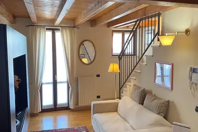 Image de La Torretta sul Lago - Holiday home in the historic center