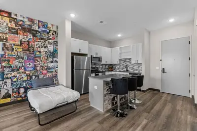 Image de Nashville Getaway + Free Parking, Sleeps 4