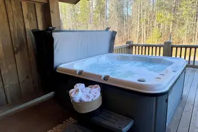 Image de Gorgeous 2bd/2ba Condo Near Glacier Park w/King Beds, Full Kitchen &Hot Tub- #1-2