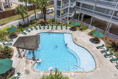 Image de Oceanfront Condo~Heated Pool~Walk to Beach~Views