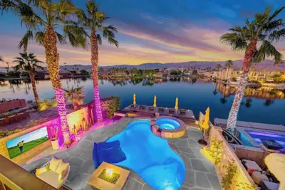Image de Water Front Luxury/Steam Room+Pool+Spa+Bbq