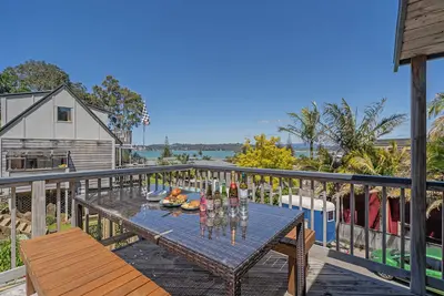 Image de Hosts on the Coast Bayview Bliss