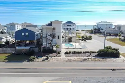 Image de Ocean and Sound Views at \"Shoreline Escape\"!
