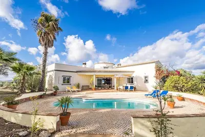 Beautiful private villa for 1-6 people on a large estate with swimming pool.