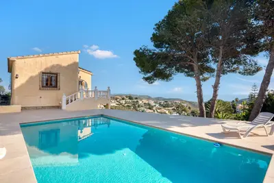 Image de Villa 'Landhaus Mit Pool Und Spektakulren' avec vue sur la mer, Wi-Fi et climatisation